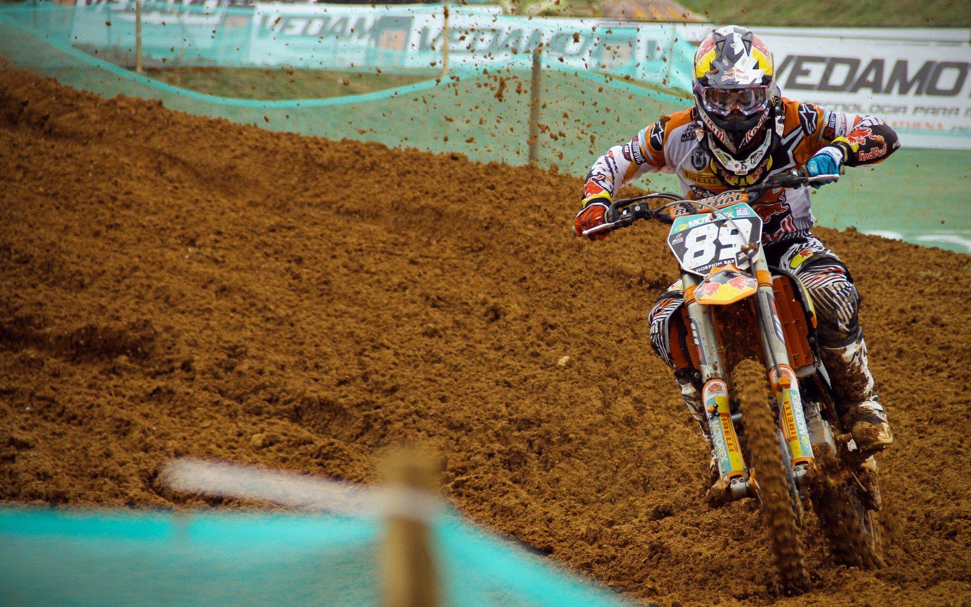 法尔克独家爆料,拜仁高层沉默,萨内续约前景成谜